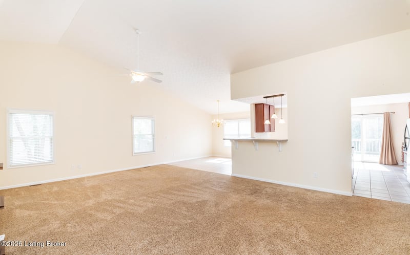 213 Saint Regis Dr, Shelbyville, KY 40065