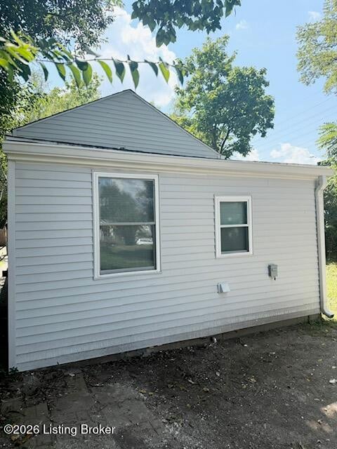 2133 Columbia St, Louisville, KY 40212
