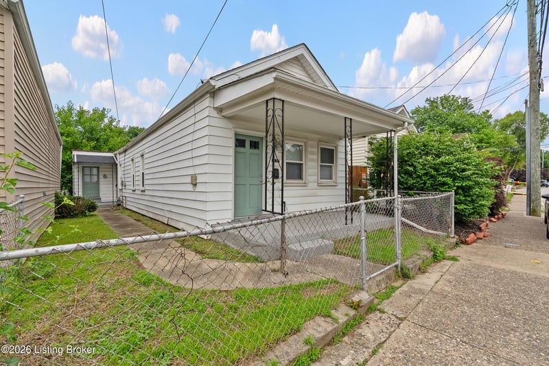 2137 Bradley Ave, Louisville, KY 40217