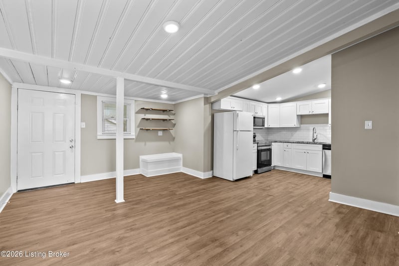 2137 Bradley Ave, Louisville, KY 40217