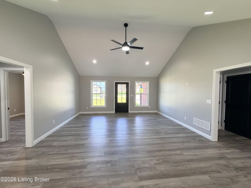 214 New Orleans Ct, Taylorsville, KY 40071