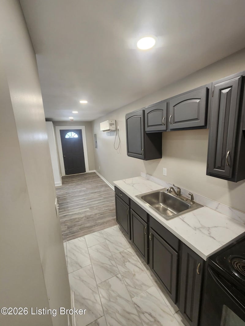 2142 Duncan St, Louisville, KY 40212