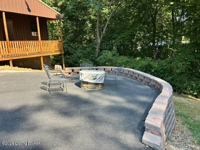 215 Carver Dr, Scottsville, KY 42164