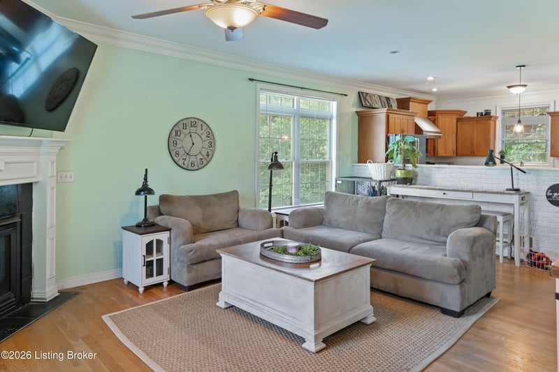 215 S Parkside Dr, Bardstown, KY 40004