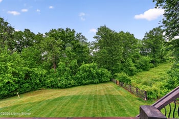 216 Locust Park Pl, Louisville, KY 40245