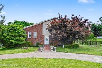 216 Shakeland Dr, Louisville, KY 40299