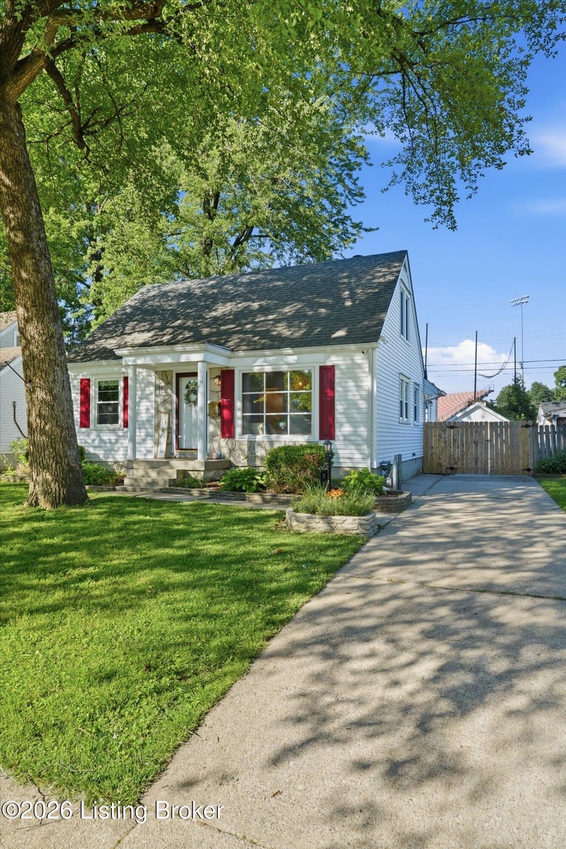216 W Esplanade Ave, Louisville, KY 40214