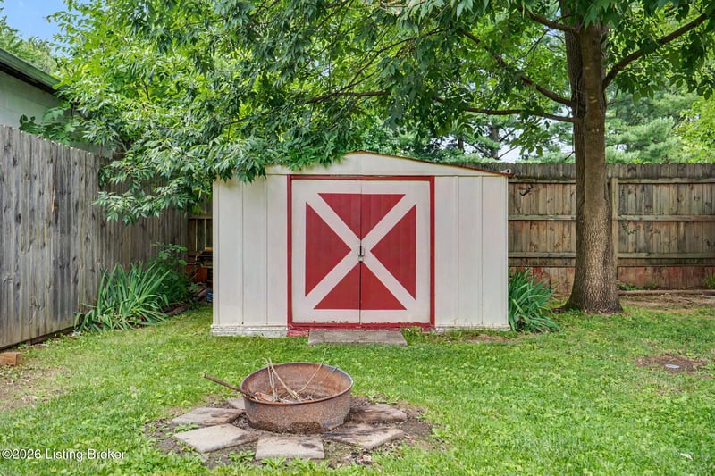 217 Mackie Ln, Louisville, KY 40214