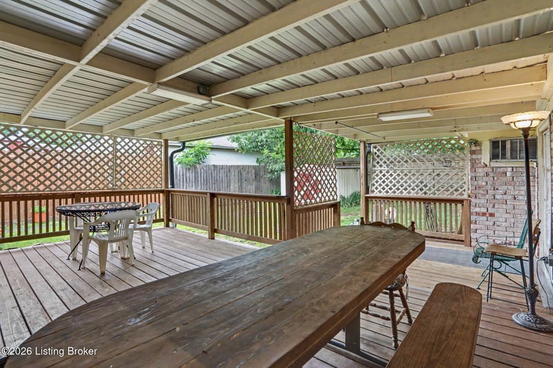 217 Mackie Ln, Louisville, KY 40214