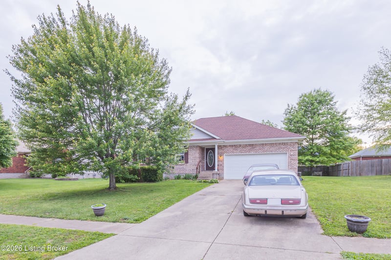 219 Forest Park Dr, Mt Washington, KY 40047