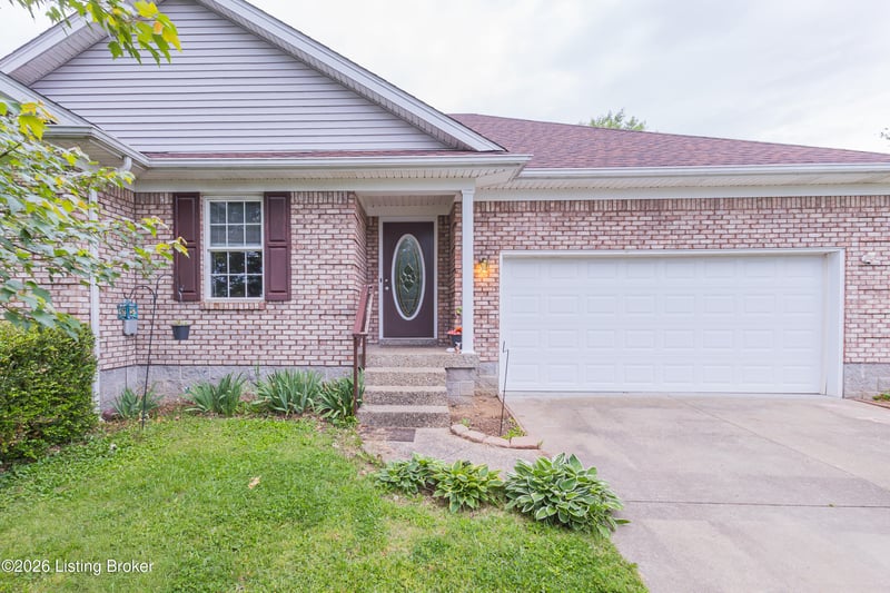 219 Forest Park Dr, Mt Washington, KY 40047