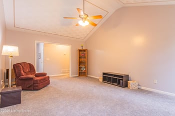 219 Forest Park Dr, Mt Washington, KY 40047