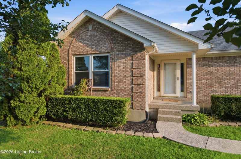 219 Joshua Ct, Shepherdsville, KY 40165