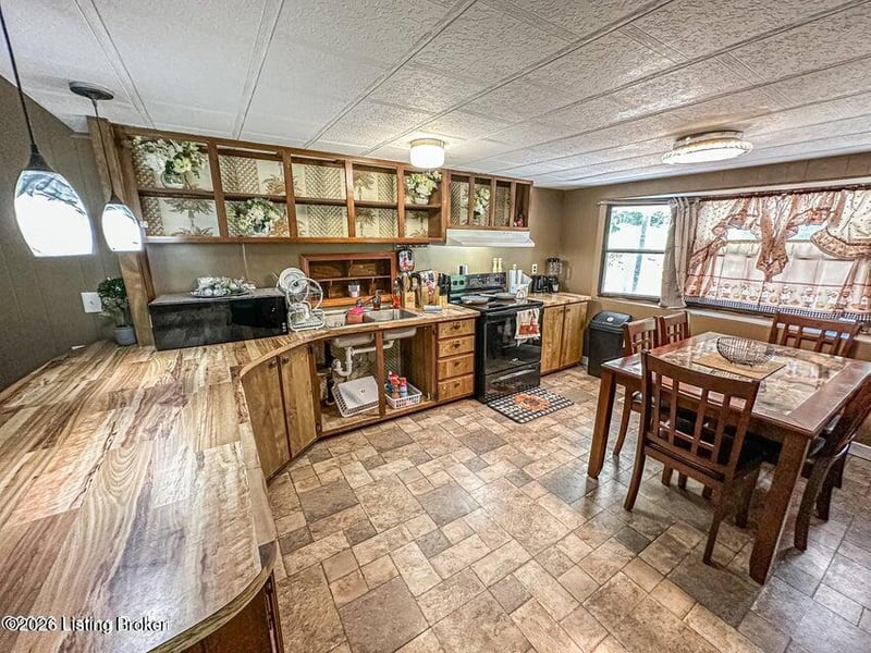 2199 Eveleigh Rd, Leitchfield, KY 42754