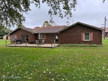 22 Fairview Circle Dr, Bedford, KY 40006
