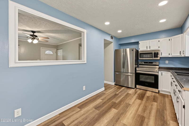 220 Beechland Rd, Louisville, KY 40229