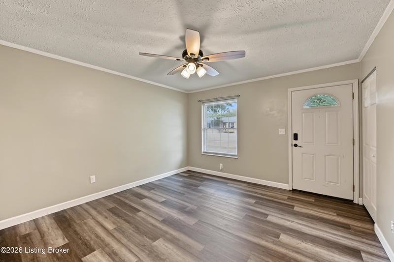 220 Beechland Rd, Louisville, KY 40229