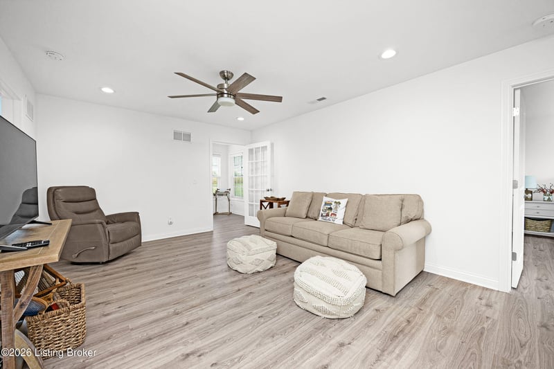 220 Bluegrass Dr, Campbellsville, KY 42718