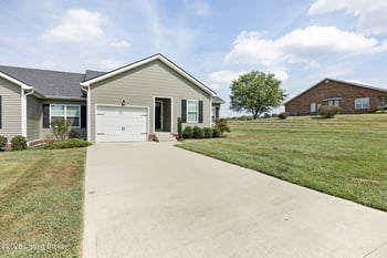 220 Bluegrass Dr, Campbellsville, KY 42718