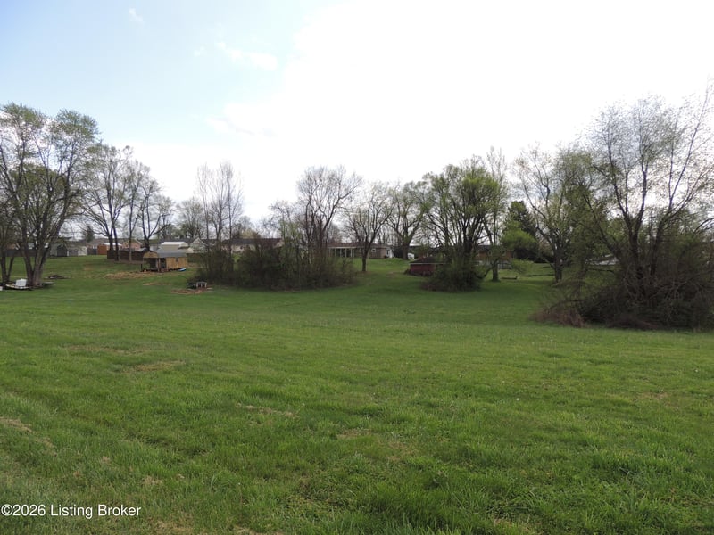 2201 Elmcrest Dr, Bardstown, KY 40004