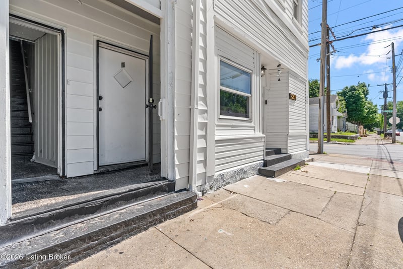 2201 Griffiths Ave, Louisville, KY 40212