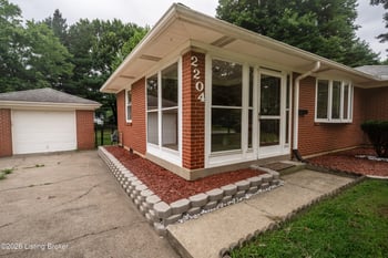 2204 Garrs Ln, Louisville, KY 40216