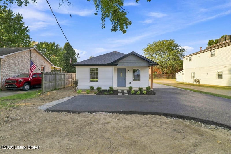 2205 Parkwood Rd, Louisville, KY 40214