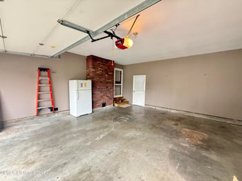 2206 Renown Dr, Jeffersontown, KY 40299