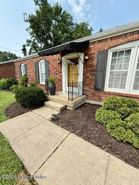 2206 Renown Dr, Jeffersontown, KY 40299