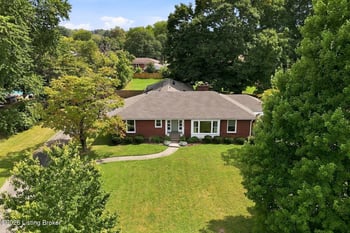 2208 Bashford Manor Ln, Louisville, KY 40218