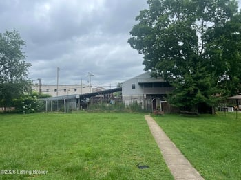 2209 Bashford Manor Ln, Louisville, KY 40218