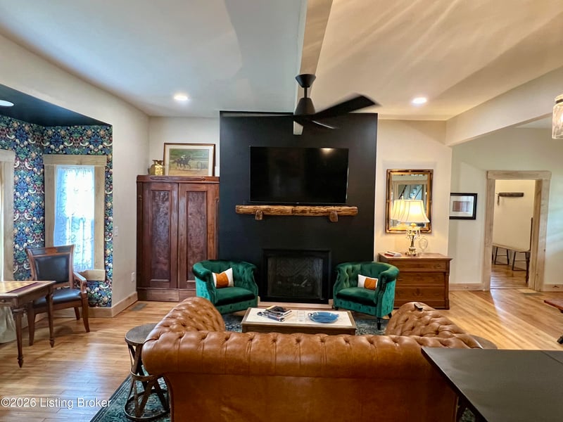 221 E Woodford St, Lawrenceburg, KY 40342