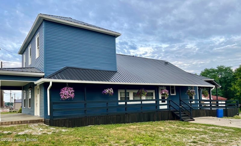 221 E Woodford St, Lawrenceburg, KY 40342