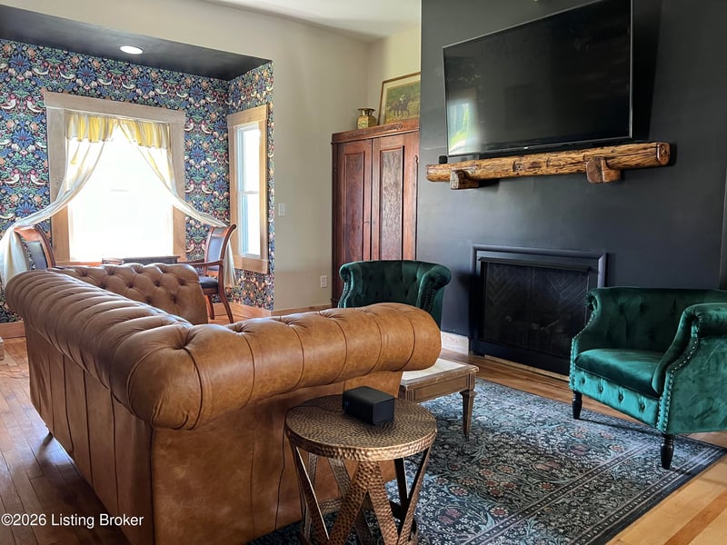 221 E Woodford St, Lawrenceburg, KY 40342