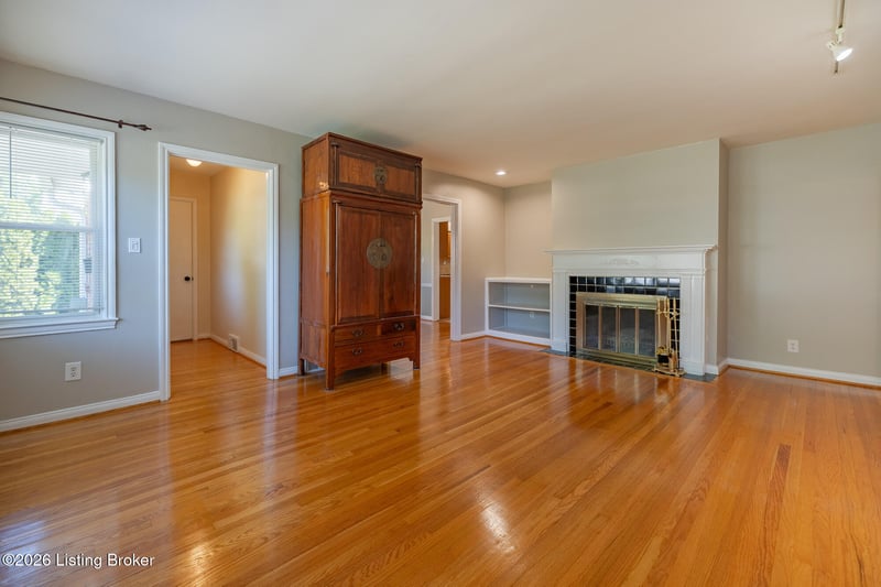 221 Ring Rd, Louisville, KY 40207