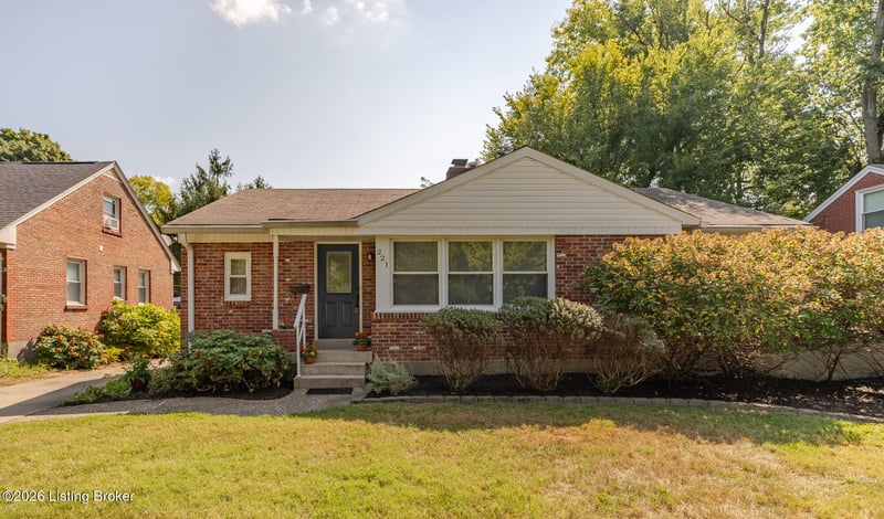 221 Ring Rd, Louisville, KY 40207