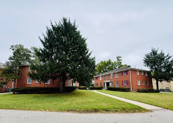 2210 Steier Ln, Louisville, KY 40218