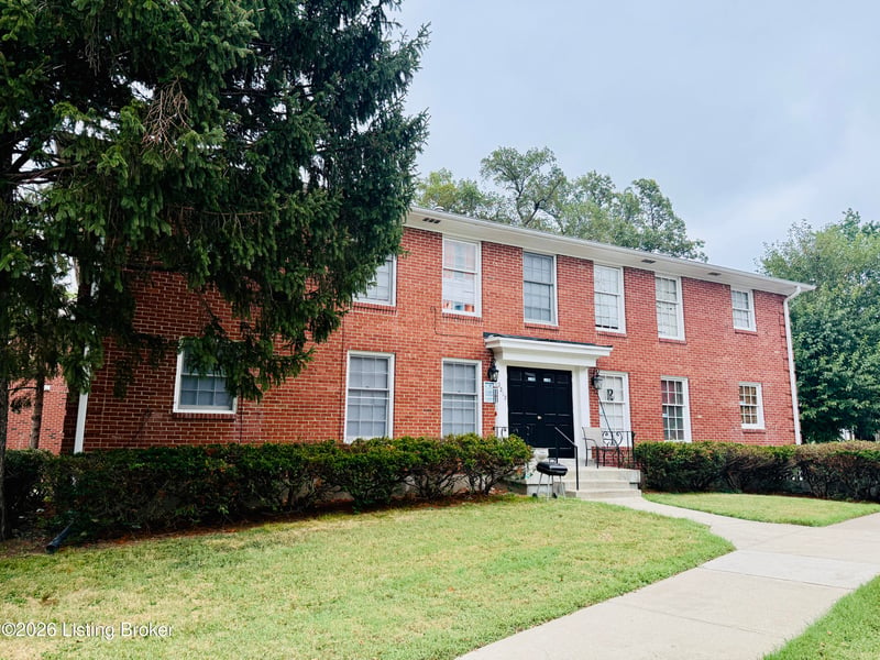 2210 Steier Ln, Louisville, KY 40218