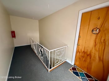 2210 Steier Ln, Louisville, KY 40218