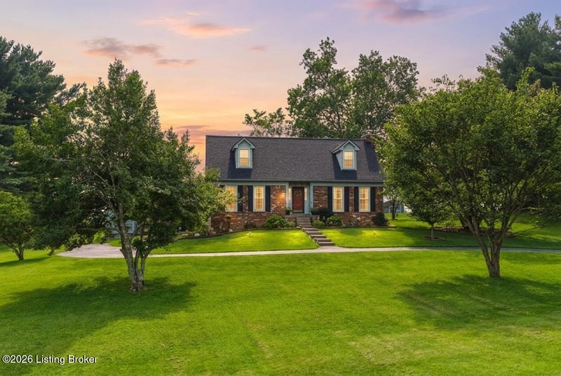 2211 Outer Circle Dr, Crestwood, KY 40014