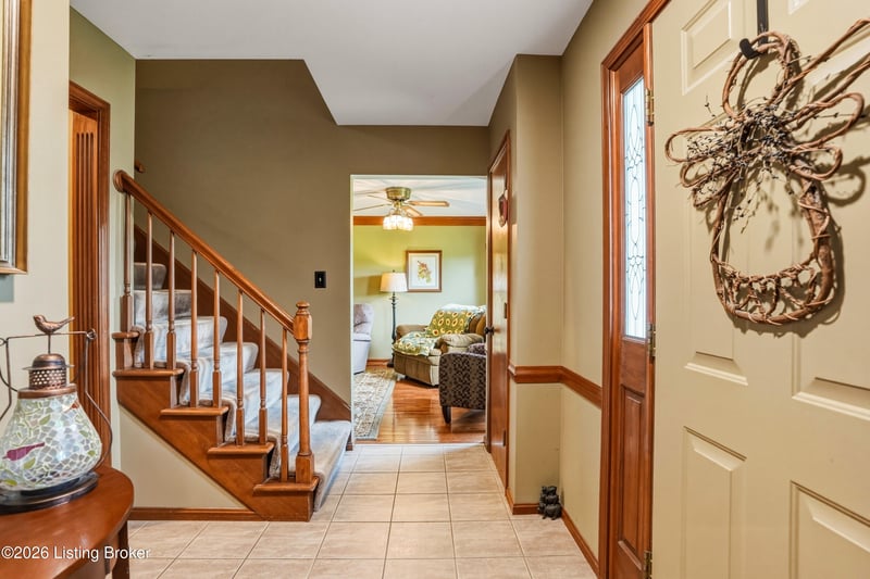 2211 Outer Circle Dr, Crestwood, KY 40014
