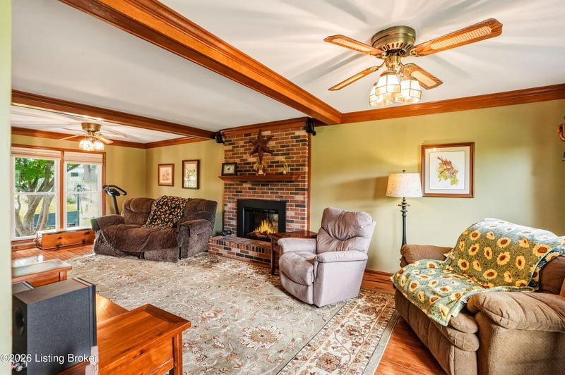 2211 Outer Circle Dr, Crestwood, KY 40014