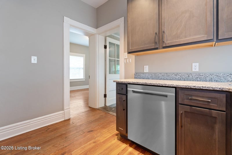 2217 Grinstead Dr, Louisville, KY 40204