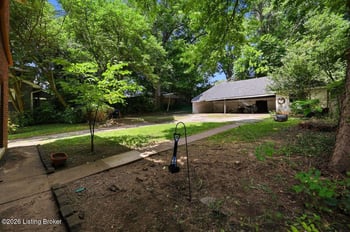 2217 Grinstead Dr, Louisville, KY 40204