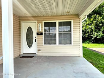 2217 Upper Hunters Tc, Louisville, KY 40216