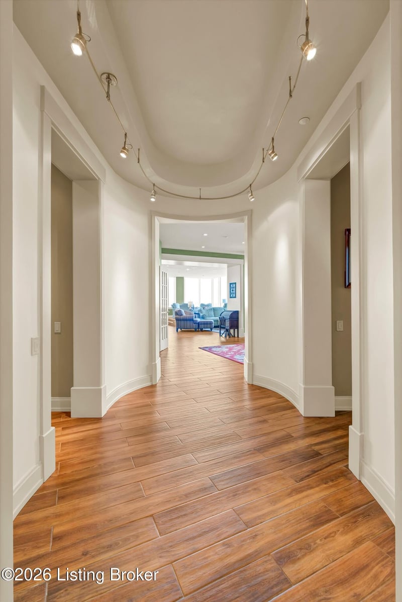 222 E Witherspoon St #1101, Louisville, KY 40202
