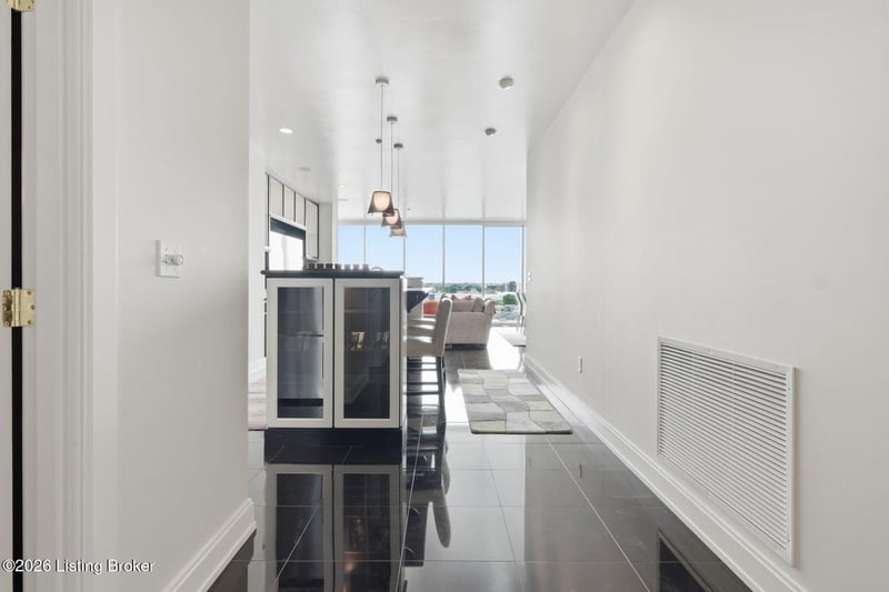 222 E Witherspoon St #703, Louisville, KY 40202