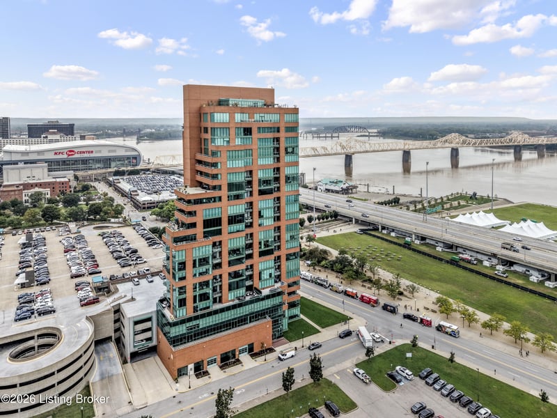 222 E Witherspoon St #902, Louisville, KY 40202