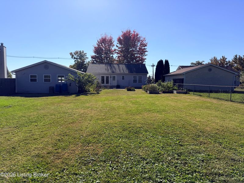 2221 Flat Rock Rd, Louisville, KY 40245