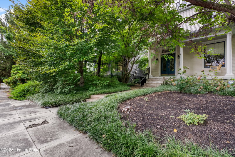 2229 Dearing Ct, Louisville, KY 40204